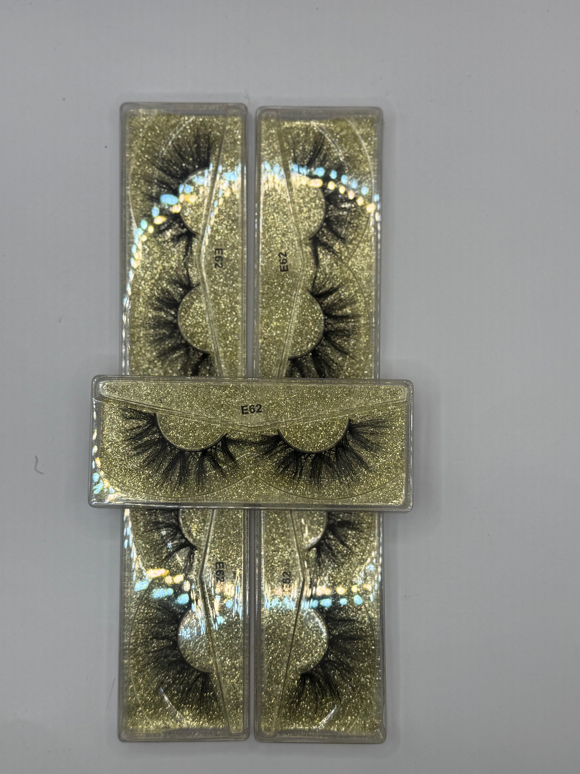 Golden Whisper – E62 Elegant Strip Lash